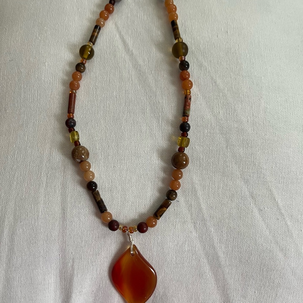 Elegant Multicolor Beaded Necklace